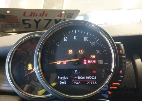 2015 Mini Hardtop Cooper z USA, uszkodzony, nr VIN WMWXS5C58FT830081